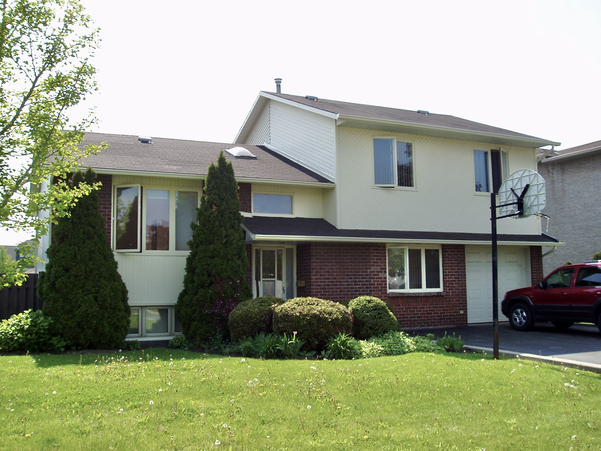 3038 Rue Lake, Dollard-Des Ormeaux, H9G 2V5
